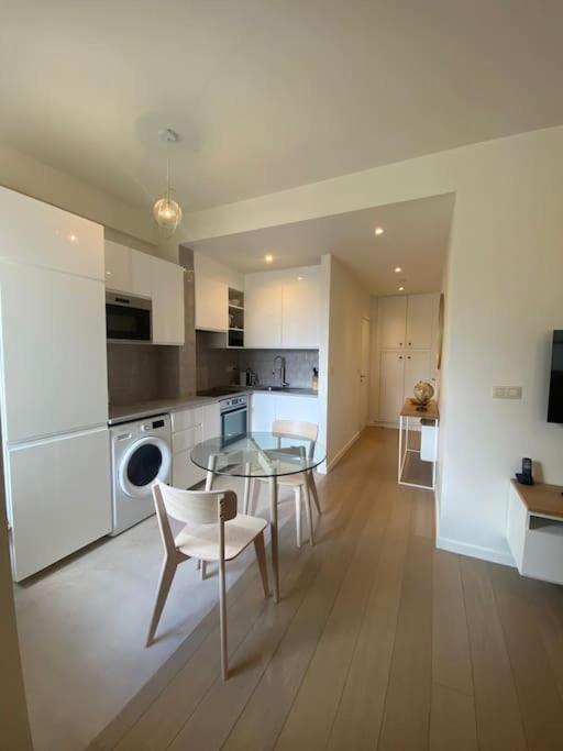 1 Chambre Avec Parking Au Coeur De Bruxelles 2D Esterno foto